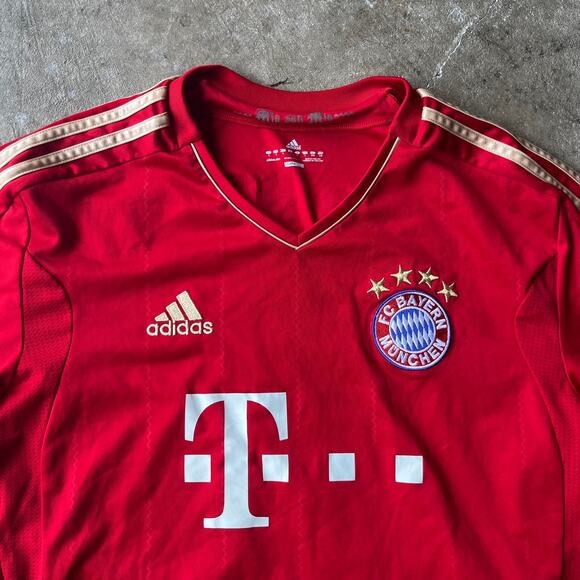 BAYERN MUNICH SOCCER FOOTBALL JERSEY NO. 8 T-MOBILE ADIDAS LARGE - Picture 5 of 5
